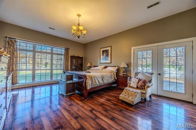 15650 HWY WW, Lebanon, MO 65536