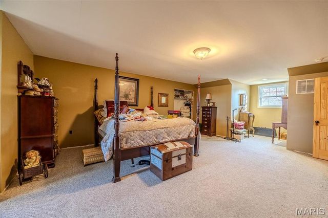 15650 HWY WW, Lebanon, MO 65536