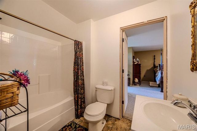 15650 HWY WW, Lebanon, MO 65536