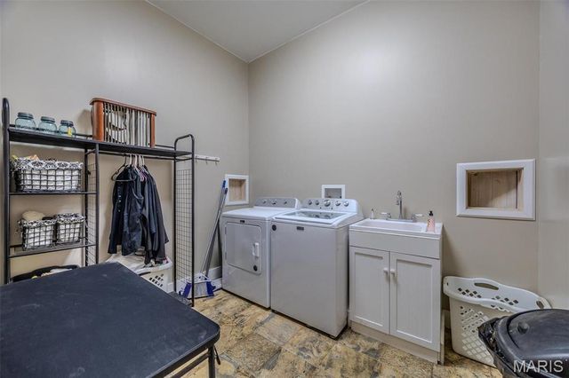 15650 HWY WW, Lebanon, MO 65536