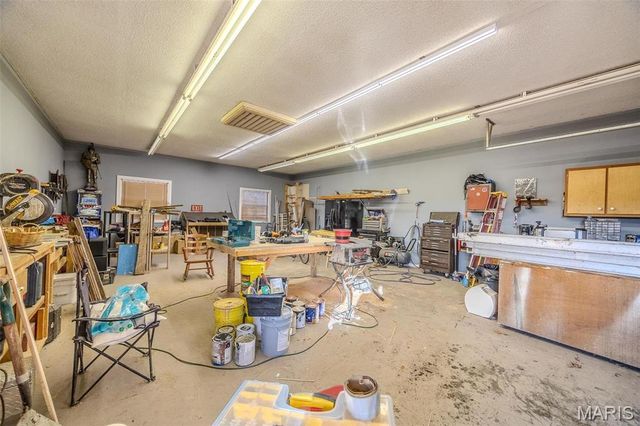 15650 HWY WW, Lebanon, MO 65536