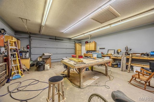 15650 HWY WW, Lebanon, MO 65536