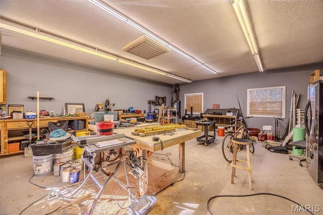 15650 HWY WW, Lebanon, MO 65536