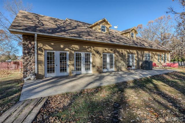 15650 HWY WW, Lebanon, MO 65536