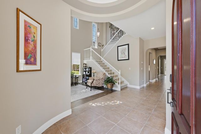 9425 Pinehurst Dr, Roseville, CA 95747