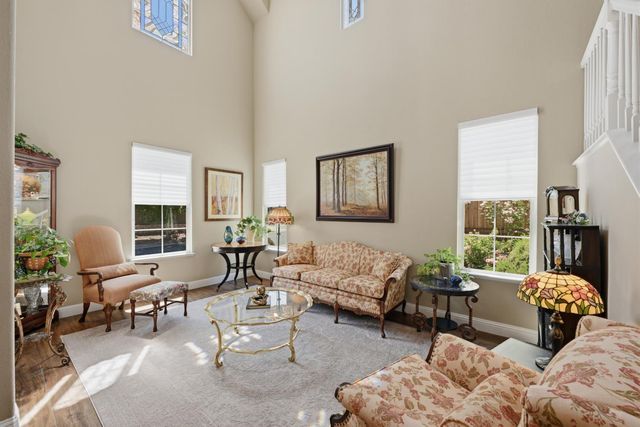 9425 Pinehurst Dr, Roseville, CA 95747