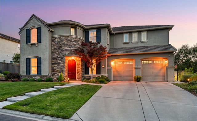 9425 Pinehurst Dr, Roseville, CA 95747