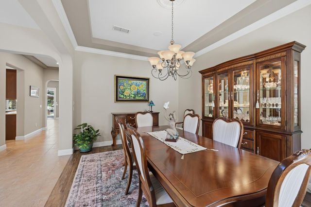 9425 Pinehurst Dr, Roseville, CA 95747