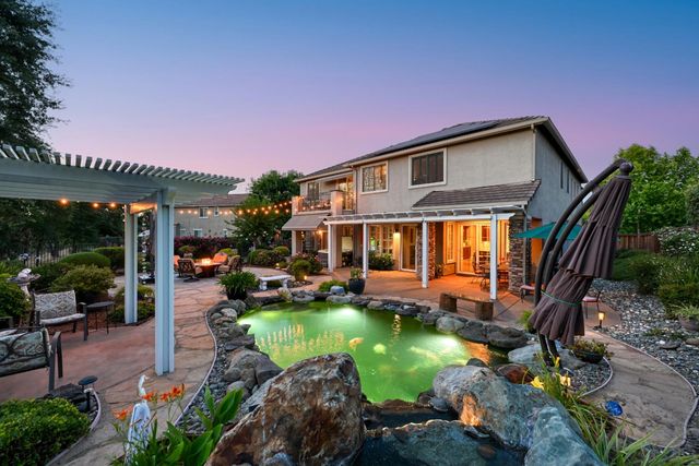 9425 Pinehurst Dr, Roseville, CA 95747