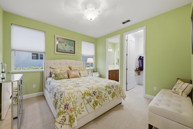 9425 Pinehurst Dr, Roseville, CA 95747