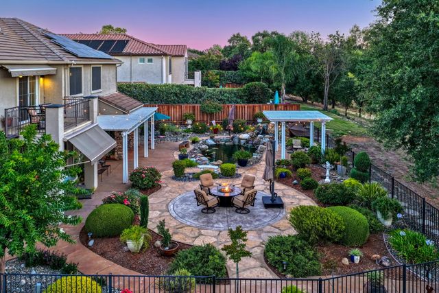 9425 Pinehurst Dr, Roseville, CA 95747