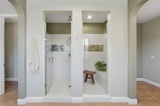 9425 Pinehurst Dr, Roseville, CA 95747
