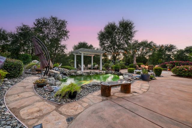 9425 Pinehurst Dr, Roseville, CA 95747
