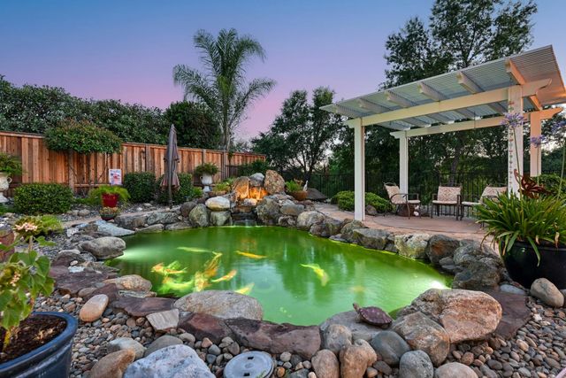 9425 Pinehurst Dr, Roseville, CA 95747