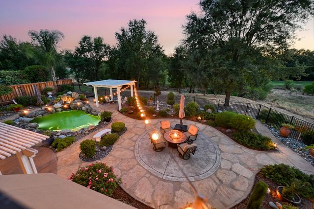 9425 Pinehurst Dr, Roseville, CA 95747
