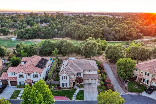 9425 Pinehurst Dr, Roseville, CA 95747