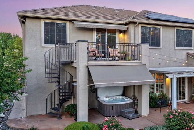 9425 Pinehurst Dr, Roseville, CA 95747
