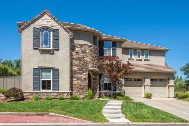 9425 Pinehurst Dr, Roseville, CA 95747