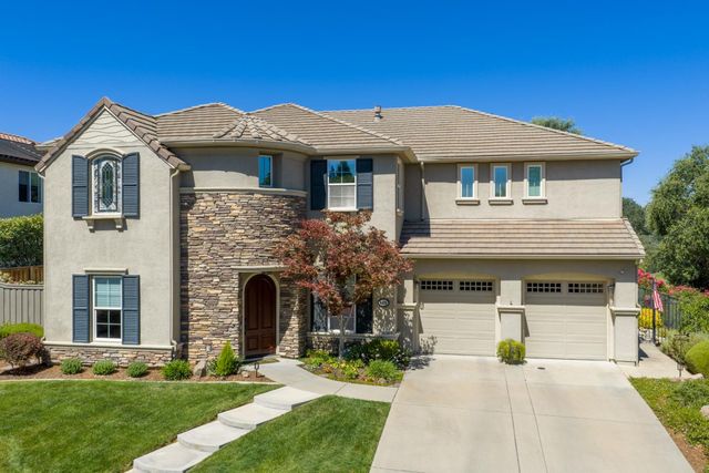 9425 Pinehurst Dr, Roseville, CA 95747