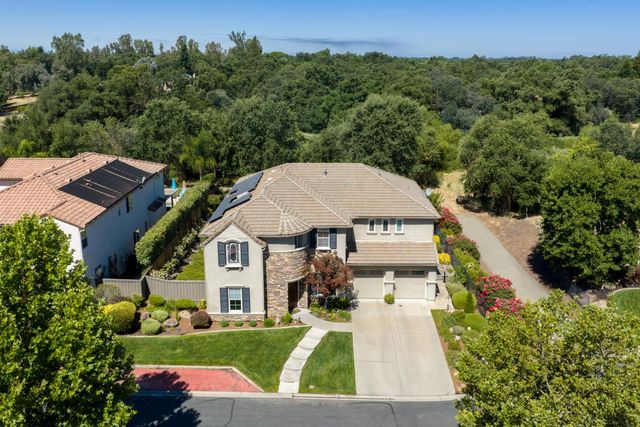 9425 Pinehurst Dr, Roseville, CA 95747