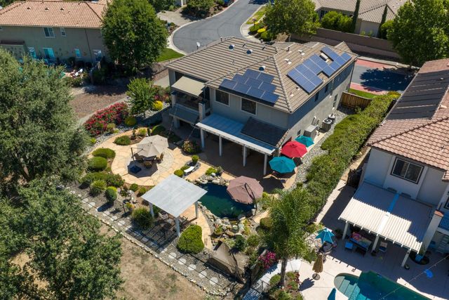 9425 Pinehurst Dr, Roseville, CA 95747