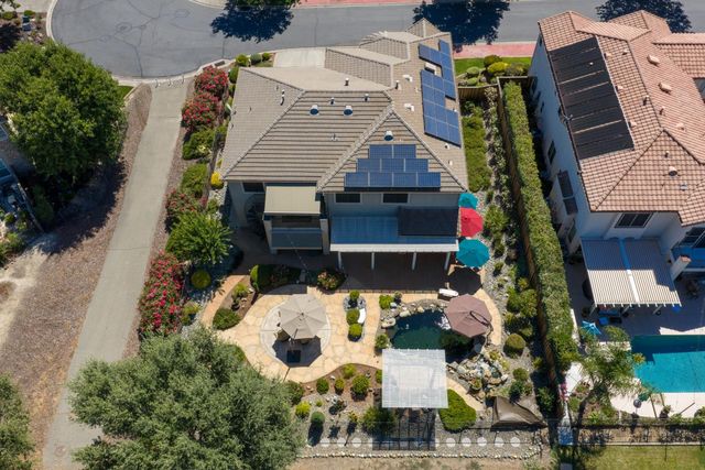 9425 Pinehurst Dr, Roseville, CA 95747