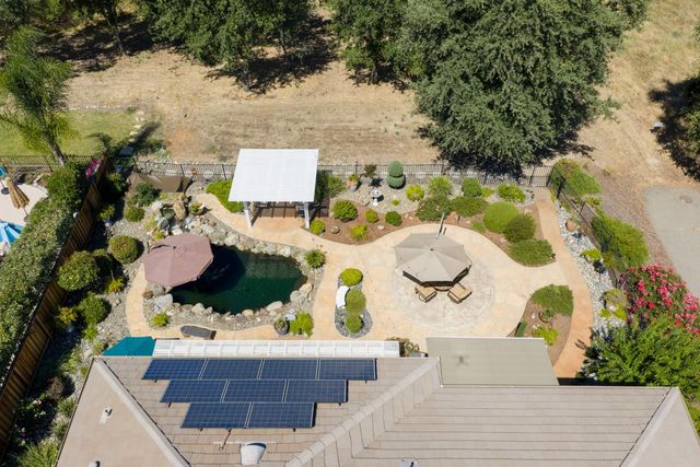 9425 Pinehurst Dr, Roseville, CA 95747