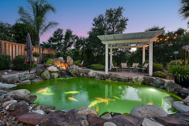 9425 Pinehurst Dr, Roseville, CA 95747