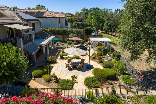 9425 Pinehurst Dr, Roseville, CA 95747