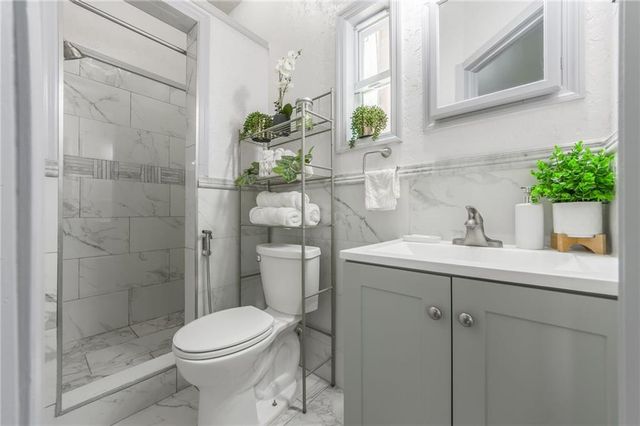 135 Elmwood Avenue, Kansas City, MO 64123