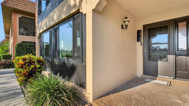 10192 SEMINOLE ISLAND DRIVE 10192, Largo, FL 33773