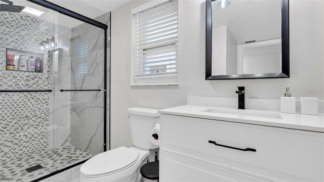 10192 SEMINOLE ISLAND DRIVE 10192, Largo, FL 33773