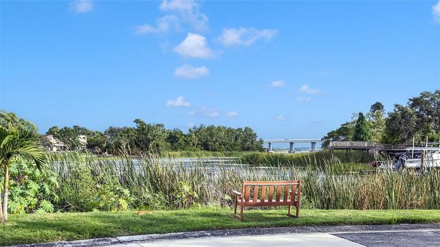 10192 SEMINOLE ISLAND DRIVE 10192, Largo, FL 33773