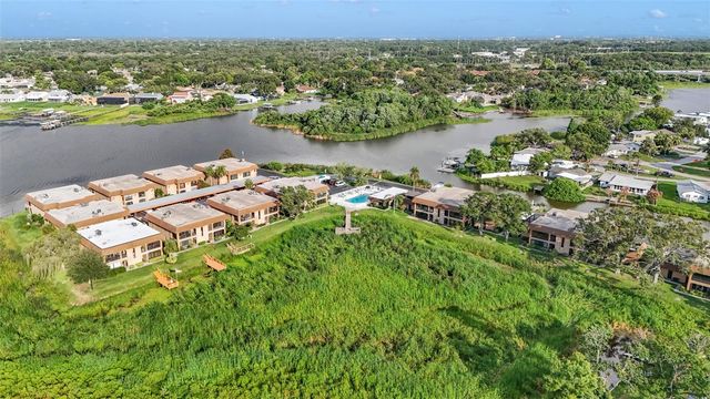 10192 SEMINOLE ISLAND DRIVE 10192, Largo, FL 33773