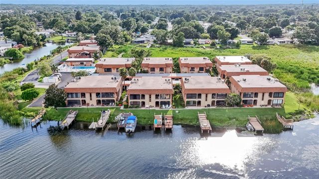 10192 SEMINOLE ISLAND DRIVE 10192, Largo, FL 33773