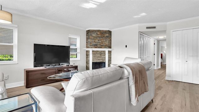 10192 SEMINOLE ISLAND DRIVE 10192, Largo, FL 33773