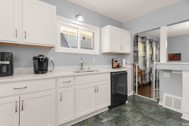 830 S 24th Street, South Bend, IN 46615