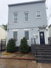 256 Van Houten St, Paterson City, NJ 07501