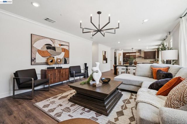 658 West Cliff St, Oakley, CA 94561