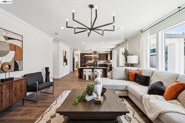 658 West Cliff St, Oakley, CA 94561