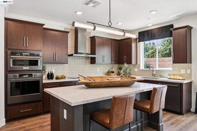 658 West Cliff St, Oakley, CA 94561