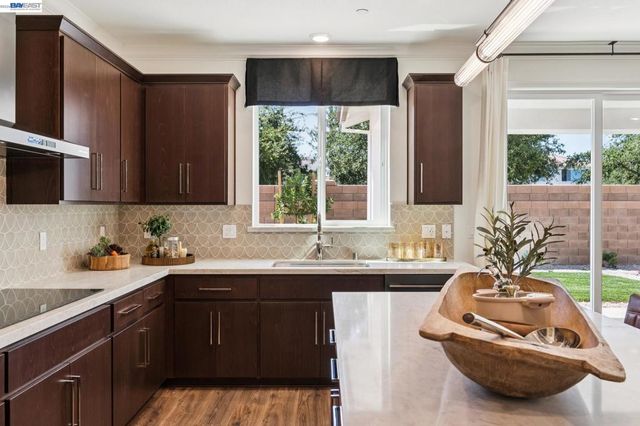 658 West Cliff St, Oakley, CA 94561