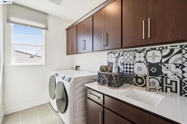 658 West Cliff St, Oakley, CA 94561