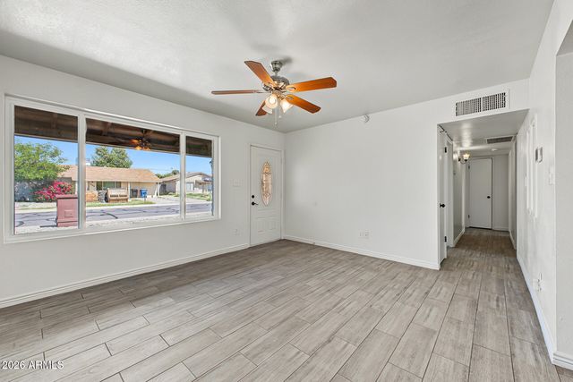 1525 W HARTFORD Avenue, Phoenix, AZ 85023