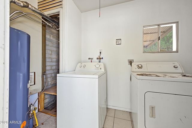 1525 W HARTFORD Avenue, Phoenix, AZ 85023