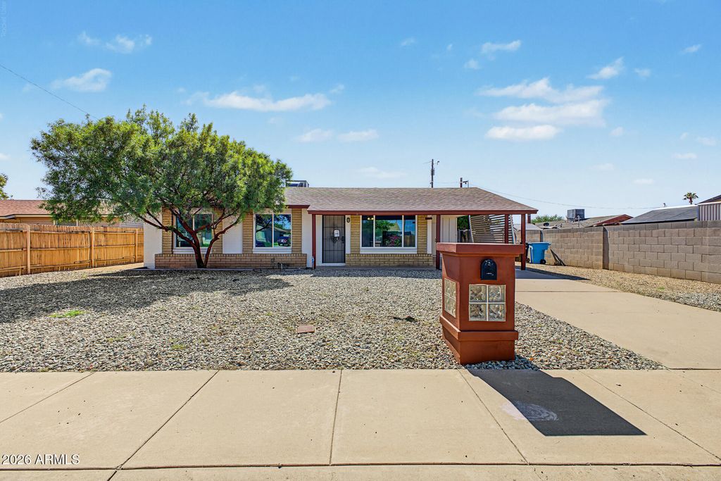 1525 W HARTFORD Avenue, Phoenix, AZ 85023