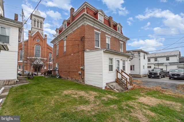 323 MARKET ST, Newport, PA 17074