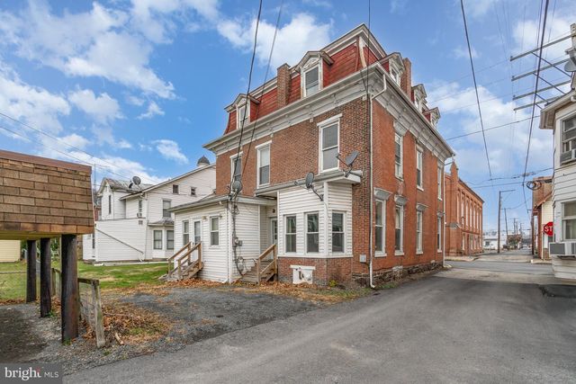 323 MARKET ST, Newport, PA 17074