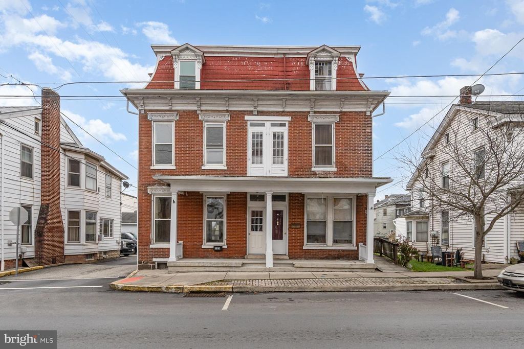 323 MARKET ST, Newport, PA 17074
