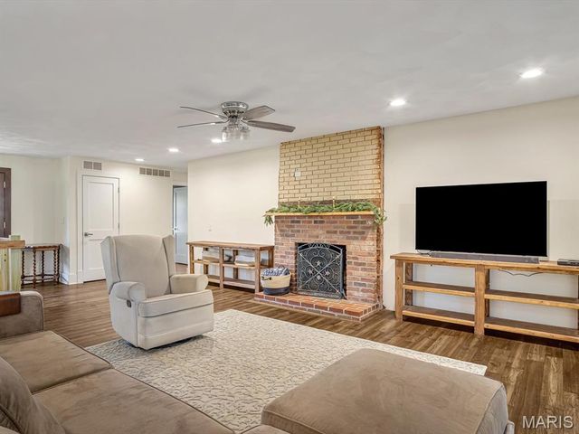 1010 Shawnee Road, Greenville, IL 62246